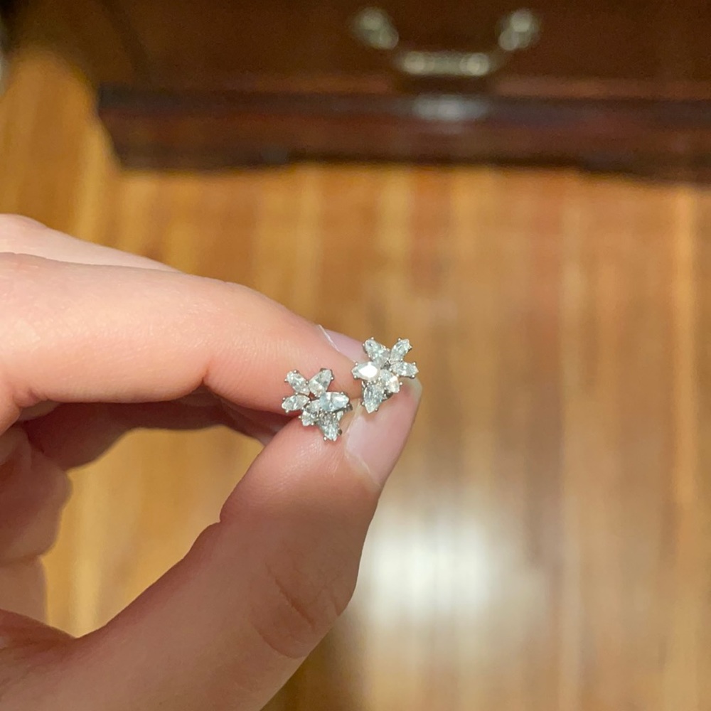 Stunning cubic zirconia  and sterling silver cluster earrings ♥️♥️♥️